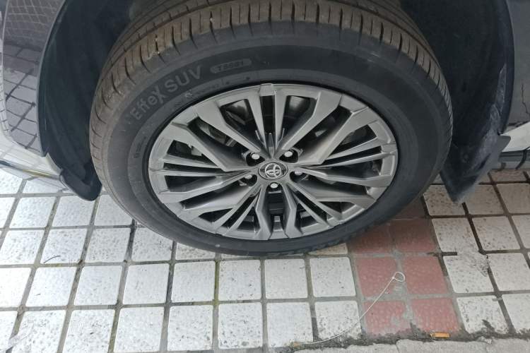 Used Toyota Wildlander 2024 2.0L CVT 4x4 Luxury PLUS Edition Left Front Wheel Hub