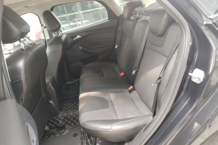 Used Ford Focus 2012 Sedan 1.6L Automatic Fashion Edition