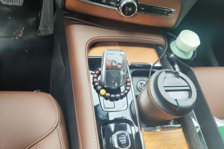 Used Volvo XC90 2024 B6 Zhiyi Luxury 7-Seater Gear Lever