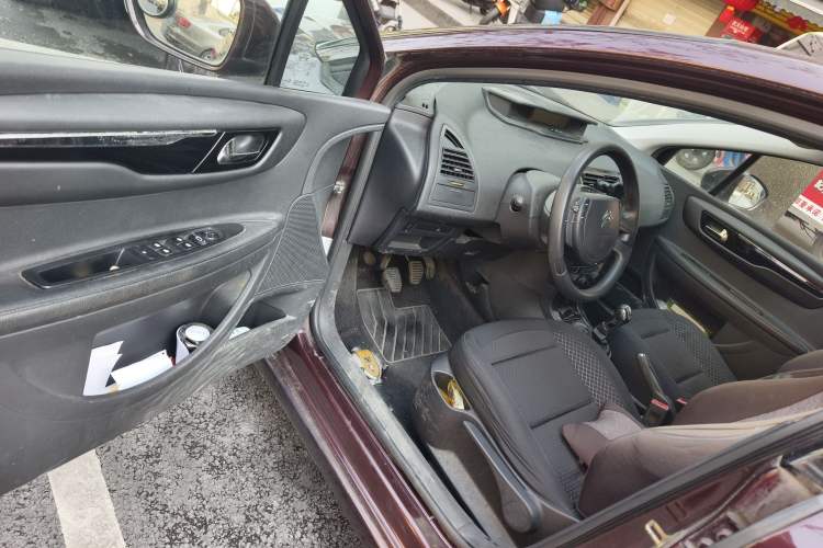 Used Citroen C-Quatre 2014 VTS Version 1.6L Manual - Premium Model Driver Seat