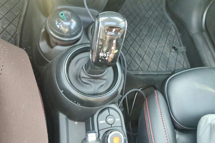 Used MINI 2018 1.5T COOPER Classic Edition Gear Lever