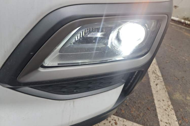 Used Hyundai ENCINO 2018 1.6T Dual-Clutch ZhiPao Edition China V Standard Left Front Headlight