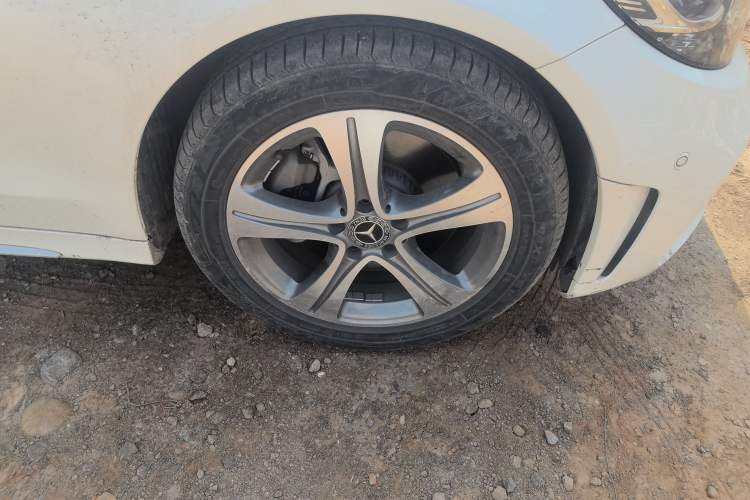 Used Mercedes-Benz C-Class 2019 Restyled C 260 L Sport Edition Right Front Wheel Hub