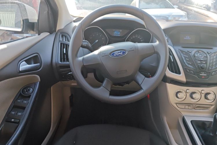 Used Ford Focus 2012 Sedan 1.6L Manual Comfort Model