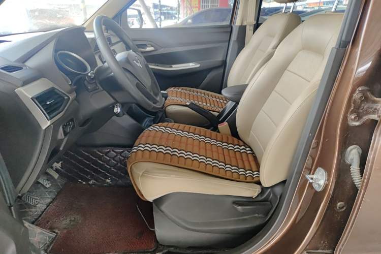 Used Wuling Hongguang 2019 1.5L S Comfort Edition China VI LAR