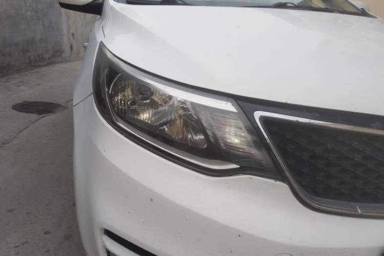 Used Kia K2 2015 Sedan 1.4L MT GLS Right Front Headlight