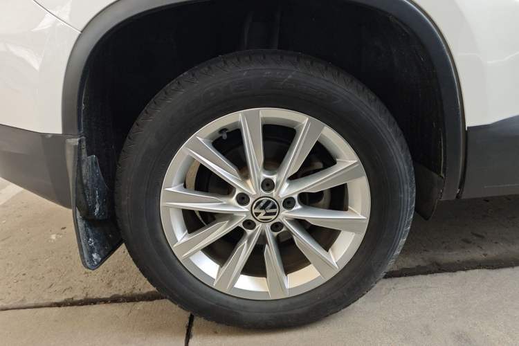 Used Volkswagen Tiguan L 2017 300TSI Automatic Two-Wheel Drive Silk Road Comfort Edition