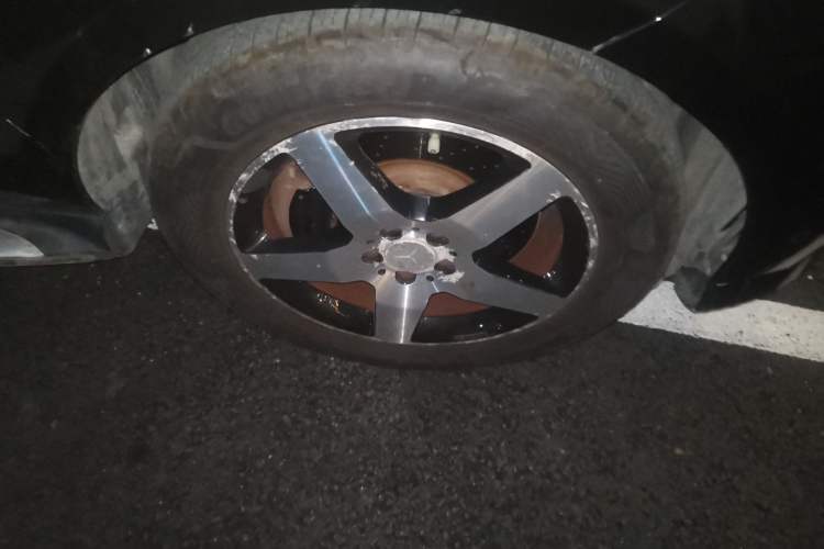 Used Mercedes-Benz M-Class 2012 ML 350 Luxury Edition Right Front Wheel Hub