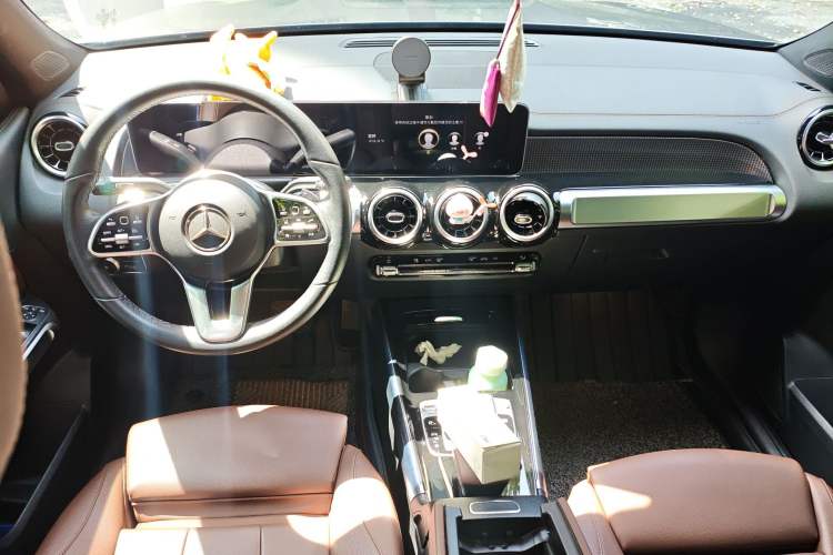 Used Mercedes-Benz GLB 2020 GLB 200 Dynamic Edition Center Console