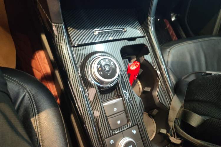 Used Ford Explorer 2020 EcoBoost 285 4x4 Titanium Edition 6 Seats