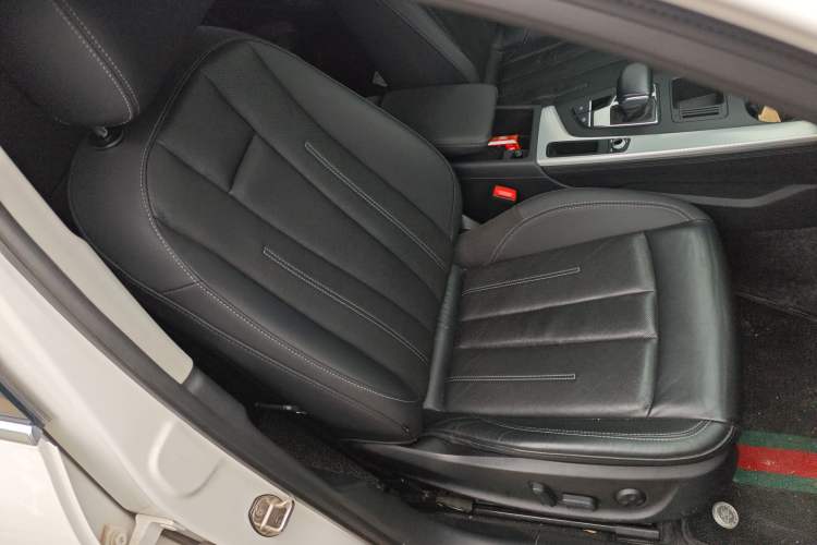 Used Audi A4L 2020 40 TFSI Fashionable and Elegant Model