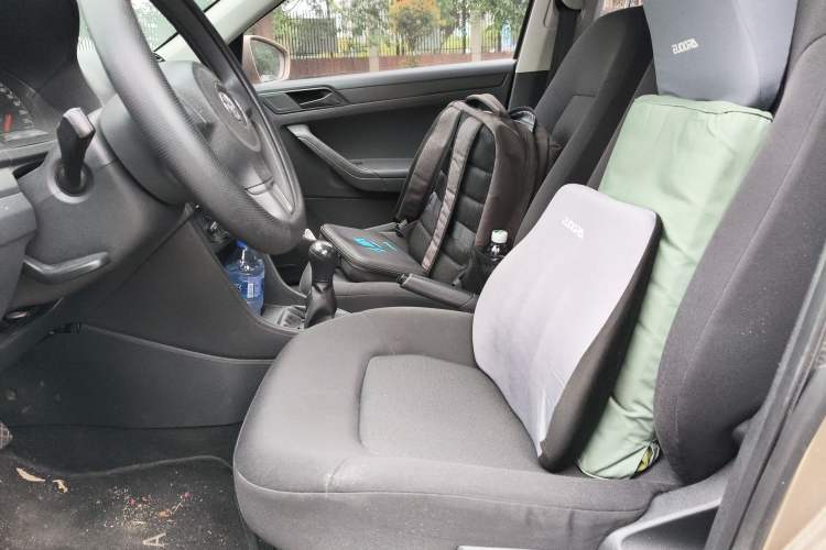 Used Volkswagen Jetta 2015 Value Edition 1.6L Manual Fashionable Style Left Front Seat