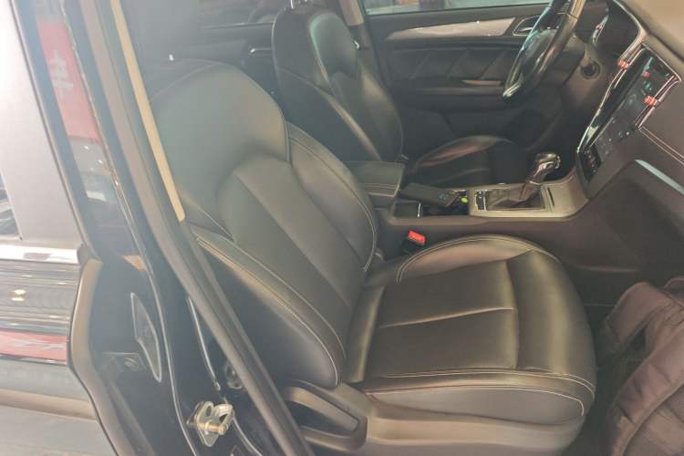 Used Roewe RX5 2018 20T Two-Wheel Drive Automatic Internet Smart Edition
