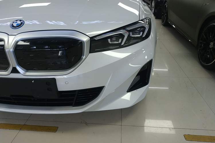 Used BMW i3 2022 eDrive 35 L
