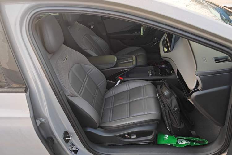 Used Hongqi EH7 2024 820 Pro
