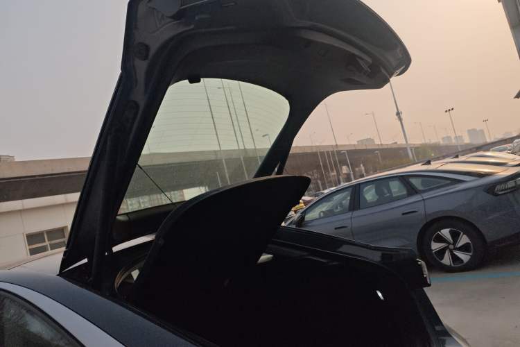 Used Volkswagen ID.7 VIZZION 2024 PRO Model Trunk