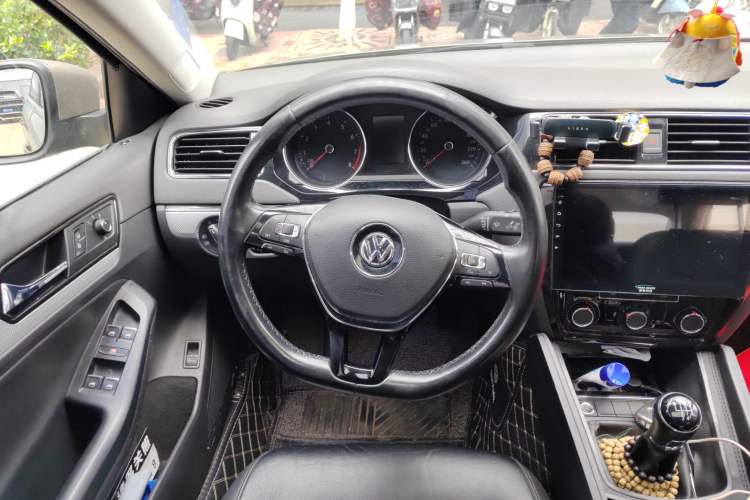 Used Volkswagen Sagitar 2017 1.6L Manual Comfort Model
