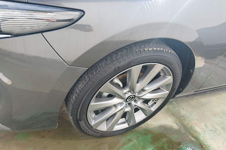 Used Mazda 3 Axela 2021 2.0L Automatic ZhiXuan Edition Left Front Wheel Hub