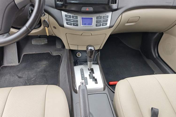 Used Hyundai Celesta 2015 1.6L Automatic Luxury Model
