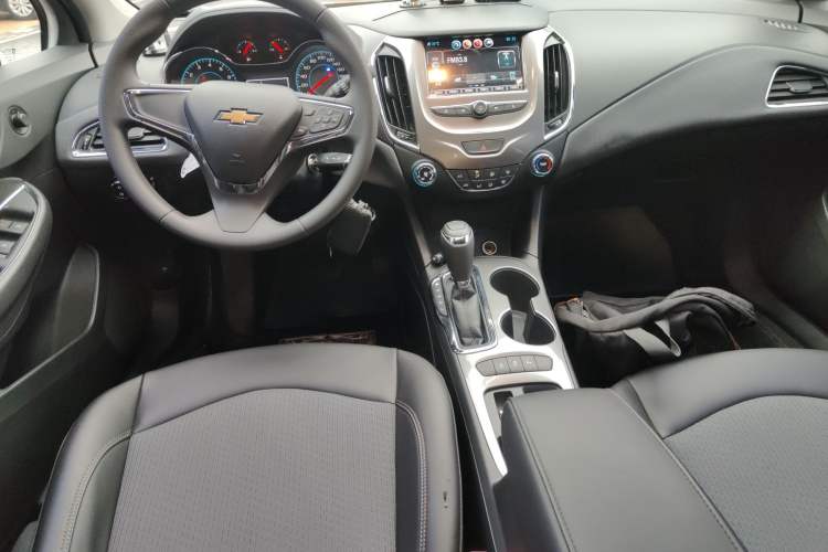 Used Chevrolet Cruze 2017 1.5L Automatic Xuanfeng Edition Center Console