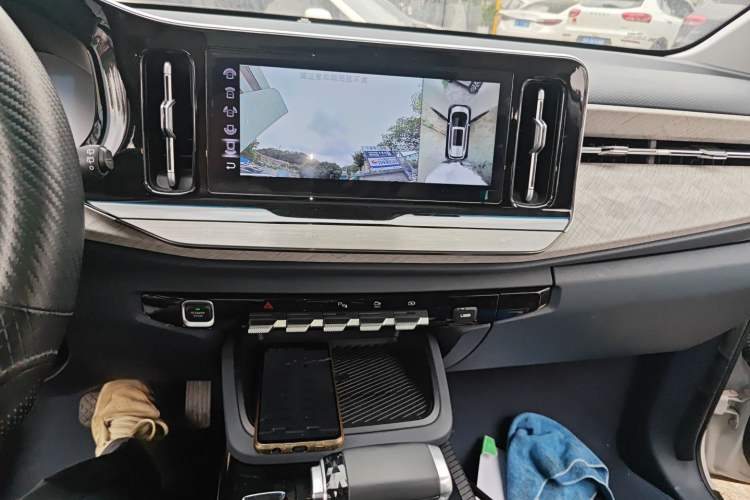 Used Baojun RM-5 2019 1.5T CVT 24-Hour Online Prestige Version 5 Seats Audio And AC Panel