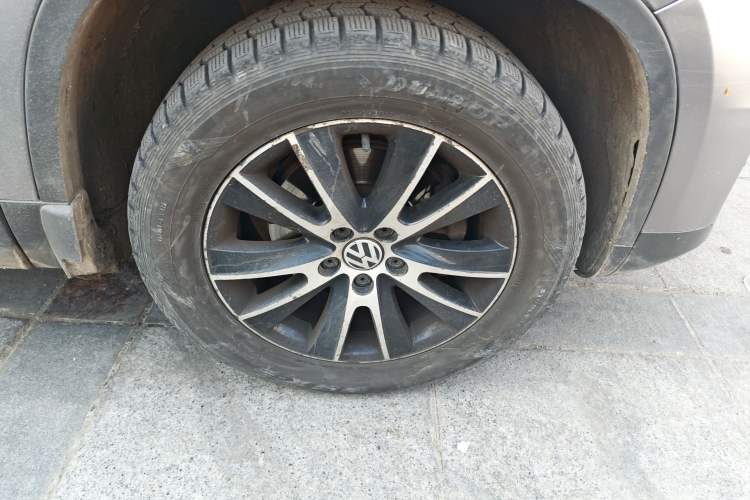 Used Volkswagen Tiguan 2013 1.8 TSI Automatic Two-Wheel Drive Comfort Edition Right Front Wheel Hub