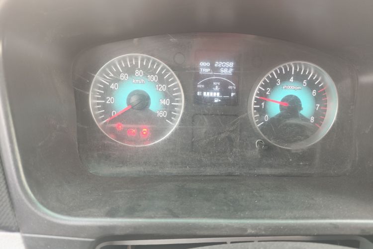 Used Jinbei Hiace X30 2024 1.5L Wealthy Van Model 2/5 Seats