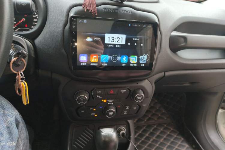 Used Jeep Renegade 2018 Connected Large Screen Version 180T Automatic High-Energy Edition Audio And AC Panel