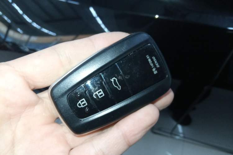 Used Toyota Avalon 2023 2.0L XLE Deluxe Edition