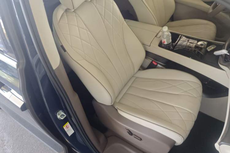 Used Denza D9 2022 DM-i 970 Four-Wheel Drive Prestige Model