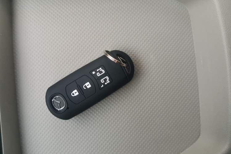 Used Mazda Mazda 8 2015 2.5L Ultimate Edition