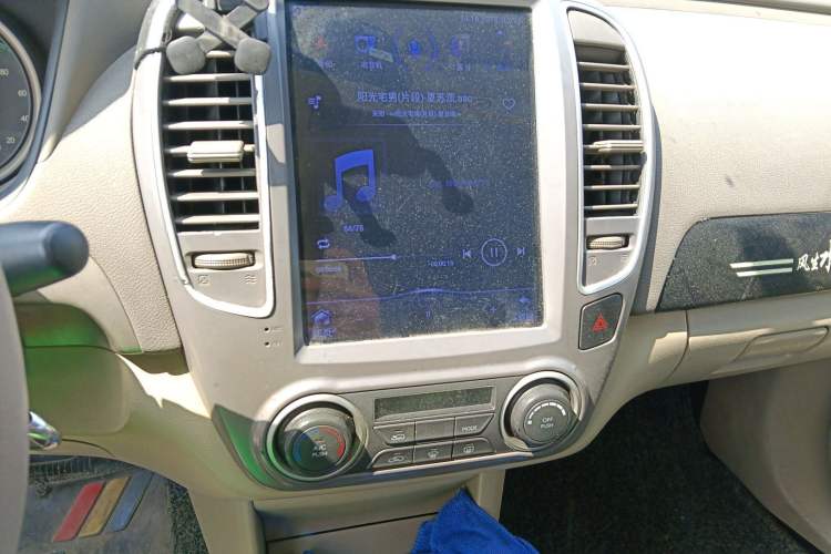 Used Dongfeng Junfeng E11K 2019 Standard Model
