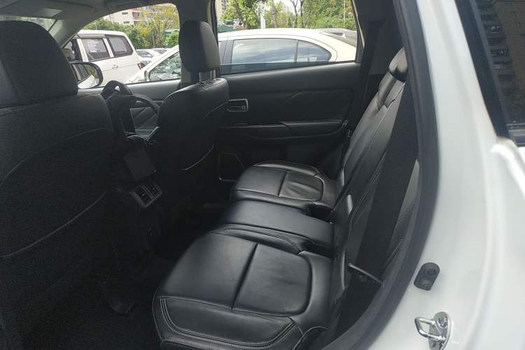 Used Mitsubishi Outlander 2020 2.0L Two-Wheel Drive Enjoyment Version 5 Seats