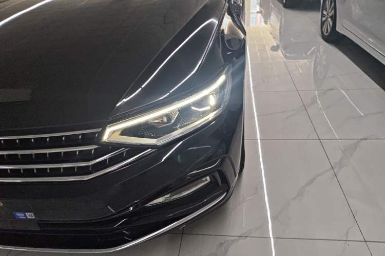 Used Volkswagen Magotan 2025 Zhongxiang Version 280TSI DSG Comfort Edition