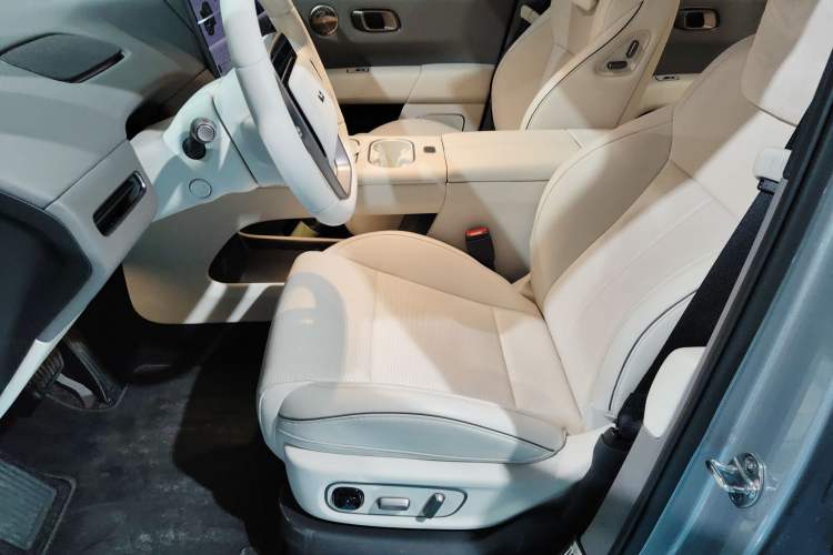 Used Li Auto Li Auto i6 2025 Model Four-Wheel-Drive Standard Type