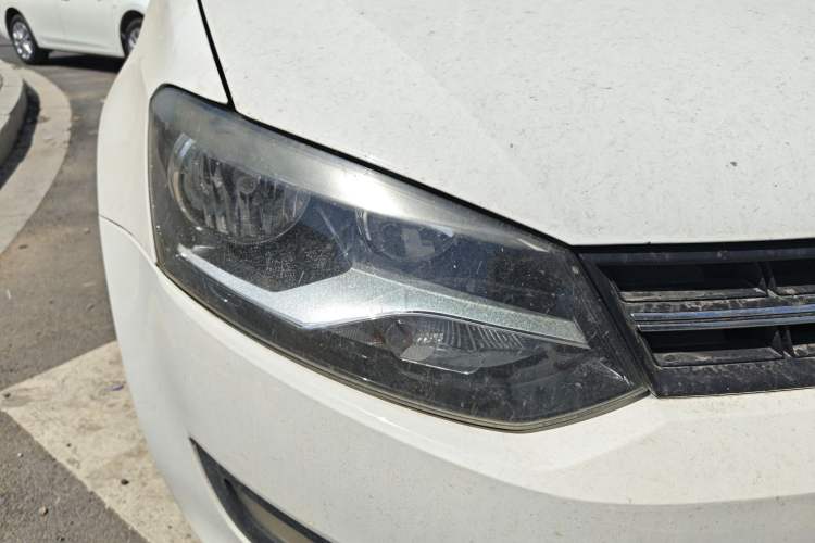 Used Volkswagen Polo 2013 1.6L Manual Comfort Edition Right Front Headlight