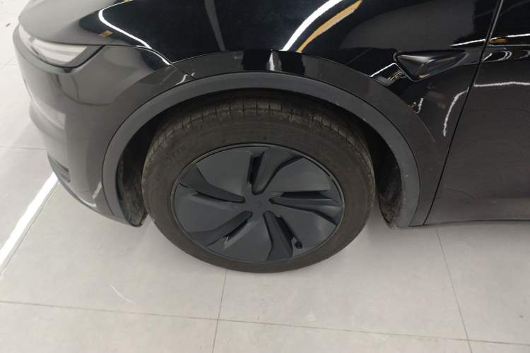 Used Tesla Model Y 2025 Rear-Wheel-Drive Version