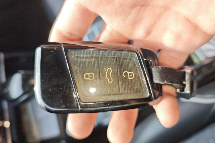 Used Volkswagen Passat 2022 330TSI Elite Edition Vehicle Key