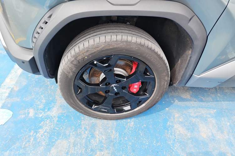 Used Formula Leopard Titanium 3 2025 501 km Four-Wheel Drive Drone Edition