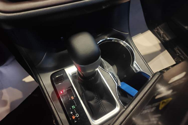 Used Toyota Highlander 2018 2.0T Two-Wheel Drive Luxury Edition 7 Seats China VI Standard
