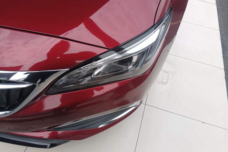 Used Buick Verano 2018 Sedan 20T Dual-Clutch Leading Model Left Front Headlight