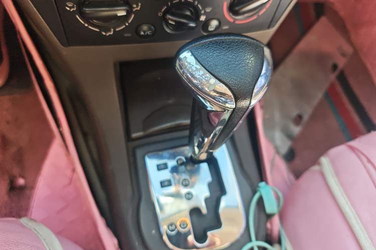 Used Citroen C-Quatre 2010 Hatchback 1.6L Automatic Shangle Edition Gear Lever