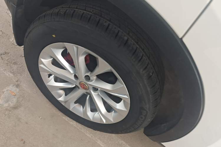 Used Brilliance V3 2015 1.5L Manual Elite Model Right Rear Wheel Hub
