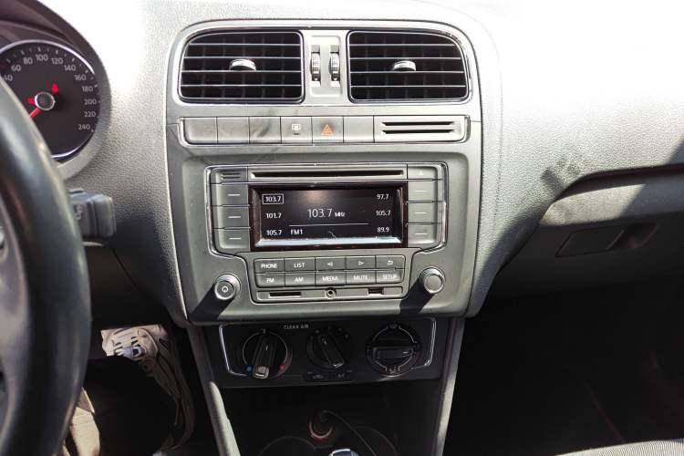 Used Volkswagen Polo 2016 1.6L Automatic Comfort Model