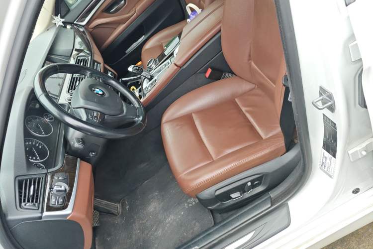 Used BMW 5 Series 2014 528Li Leading Model
