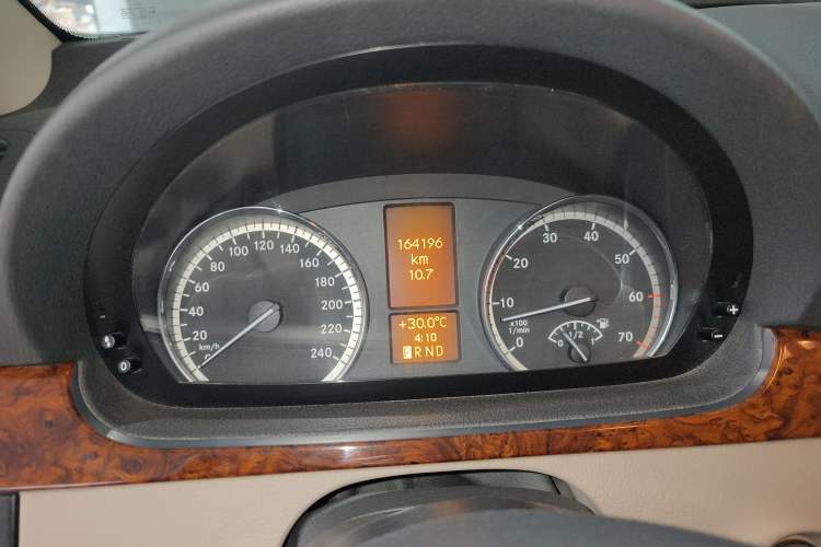 Used Mercedes-Benz Viano 2013 3.0L Hospitality Edition