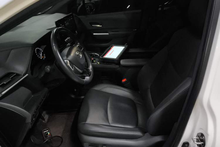 Used Toyota SIENNA 2023 2.5L Hybrid Deluxe Edition