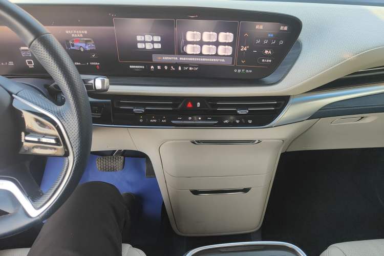 Used Buick Century 2023 2.0T Six-Seater Yinshi Edition