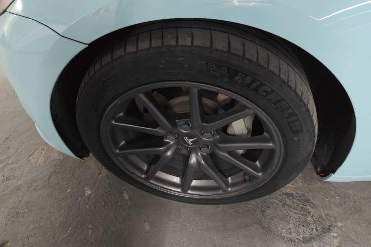 Used Tesla Model 3 2021 Standard Range Rear-Drive Upgraded Version Left Front Wheel Hub