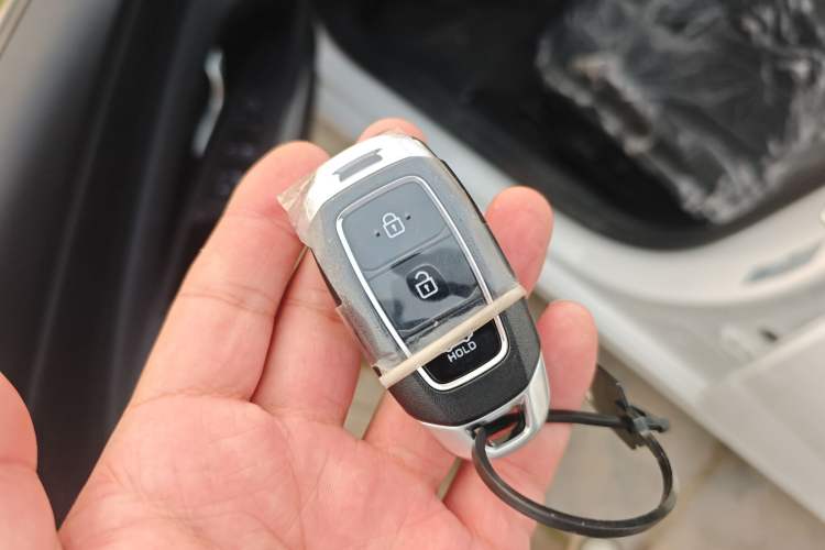 Used Hyundai Elantra 2023 1.5L CVT LUX Prestige Edition
